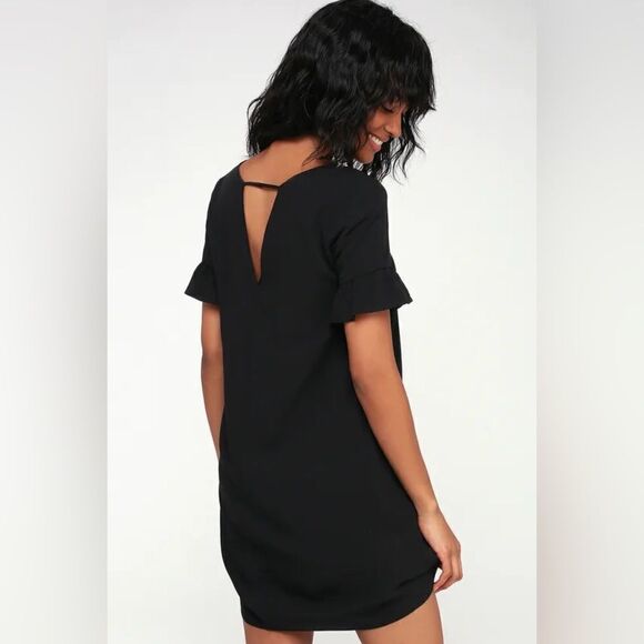 Lulus Women’s Short Sleeve Cutout Chic of Perfection Black Shift Dress Size S - Picture 4 of 14